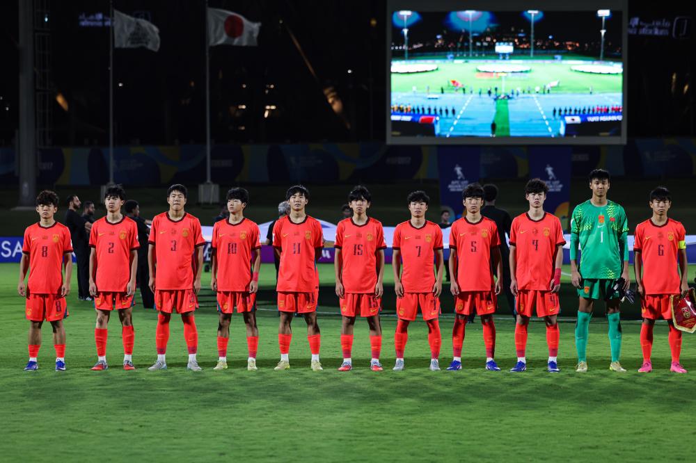 高亭宇速度滑冰夺冠之路从赛场突破到冬奥荣耀背后的坚持与成长解析